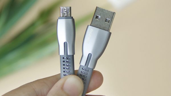 کابل تبدیل USB به microUSB ریمکس مدل Gonro2.4A طول 1 متر