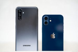 مقایسه طراحی A57 vs iPhone 16e (Side-by-side)